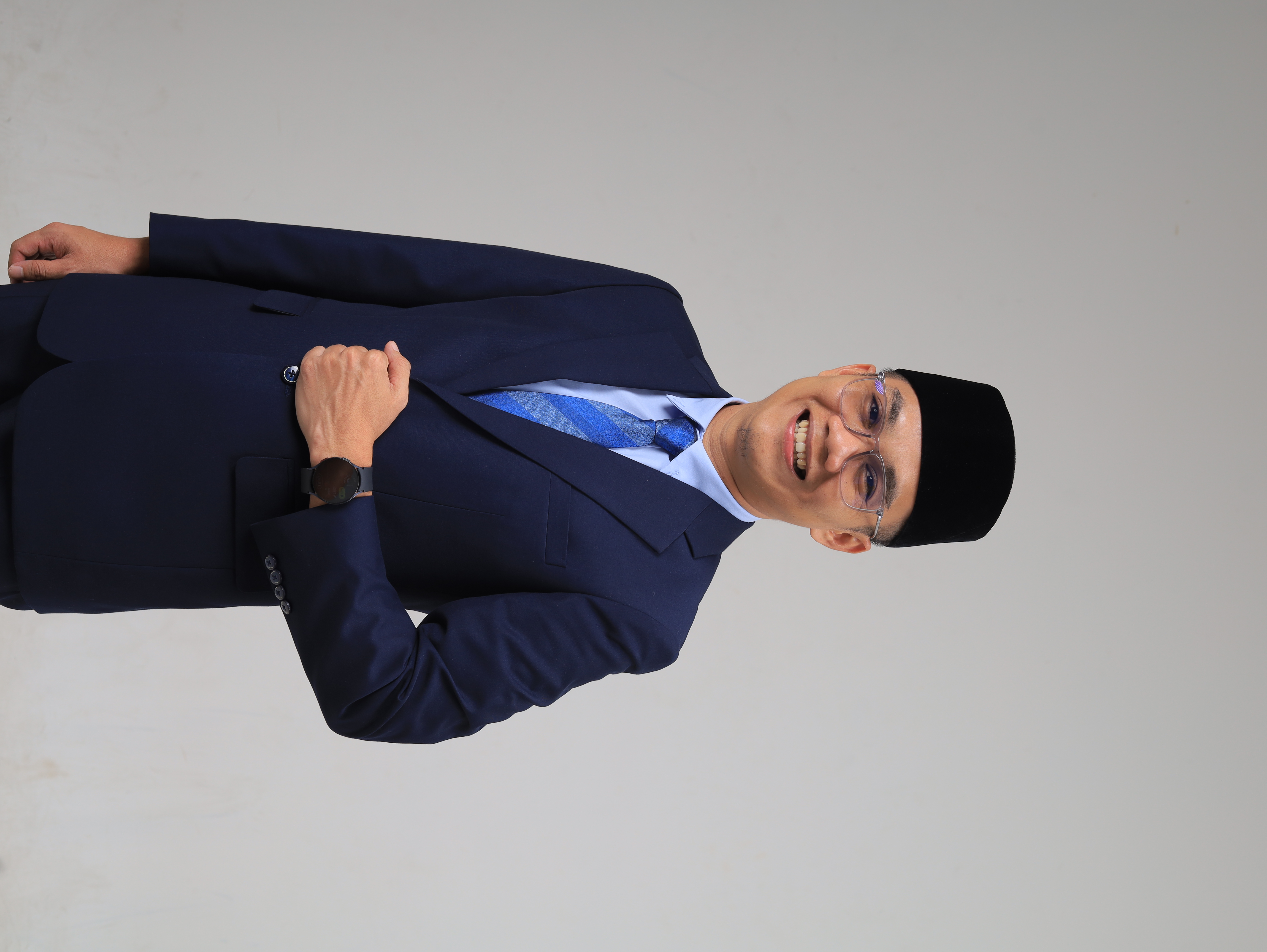 Dr. H. Aznil Mardin, S.Kom.,M.Pd. T